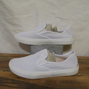 Airwalk slip ons